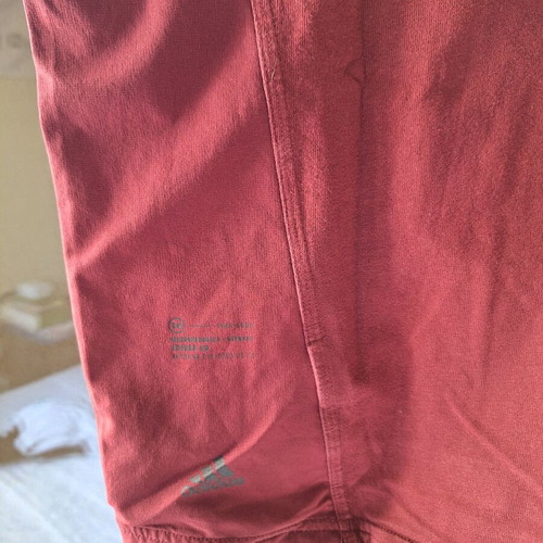 Adidas tshirt burgundy size M, like new