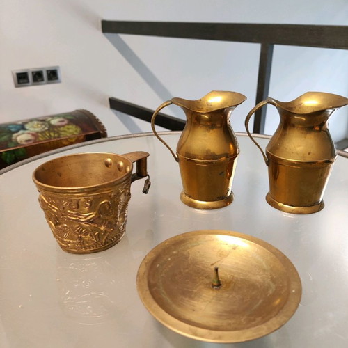 Brass decorative items used, pack of 4 pieces