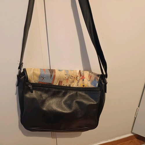 Shoulder bag with artistic multicolor design like new