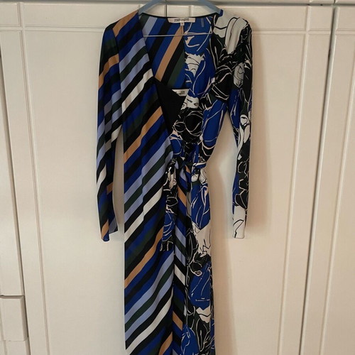 Diane von Furstenberg wrap dress XS like new, multicolor