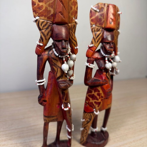 Set of handmade African figures used, 22 cm