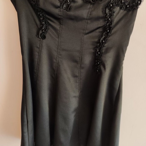 Black satin dress with corset bust and lace ruffles, Gothic style