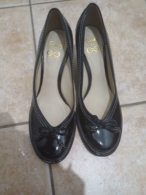 Clarks women's black patent leather shoes, size 40