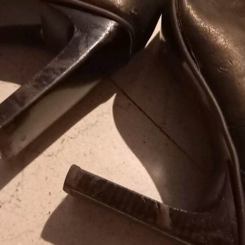 Vintage leather boots with burgundy zipper, like new, size 36