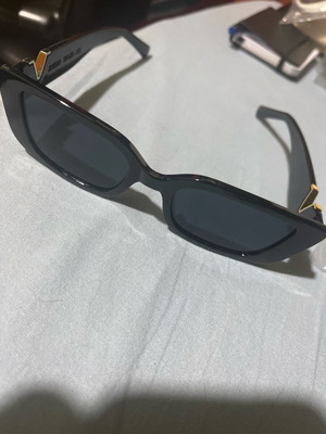 Women's sunglasses new, black