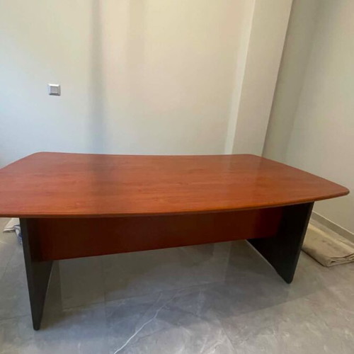 Sato professional desk like new, 2x1m, quality wood, curved design