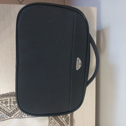 Samsonite handbag, black, multiple inner pockets