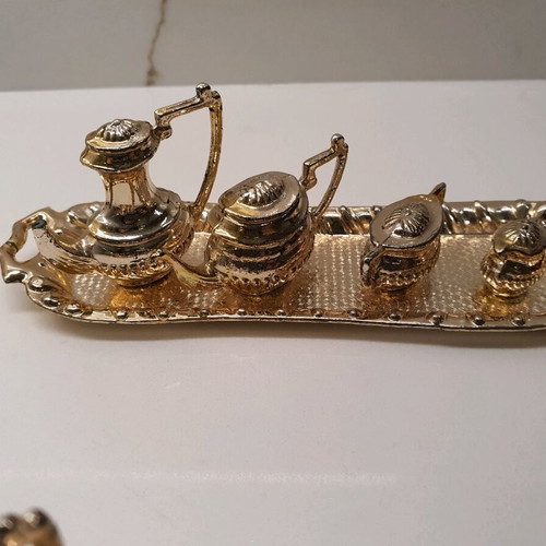Miniature decorative plates used