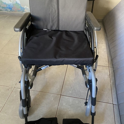 Breezy BasiX2 electric wheelchair by Sunrise Medical