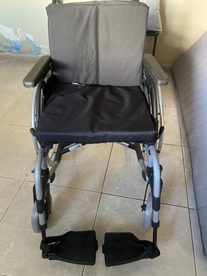 Breezy BasiX2 electric wheelchair by Sunrise Medical