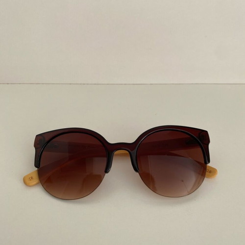 Handmade unisex sunglasses with wooden frame and polarised lenses, like new