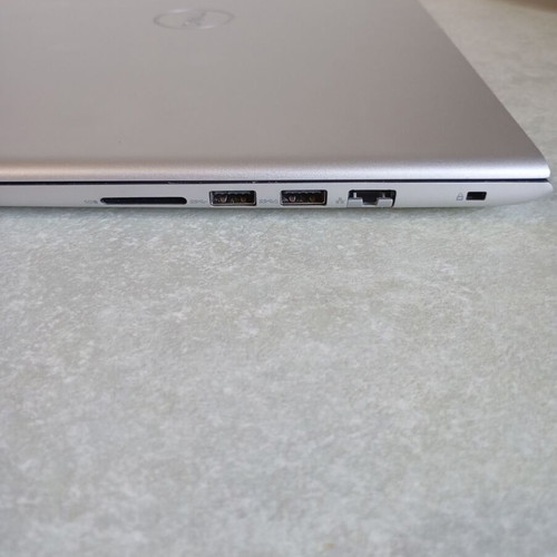 Dell Vostro 5471 14" laptop like new, Intel i5-8250U, AMD Radeon 530, 8GB RAM, 240GB SSD
