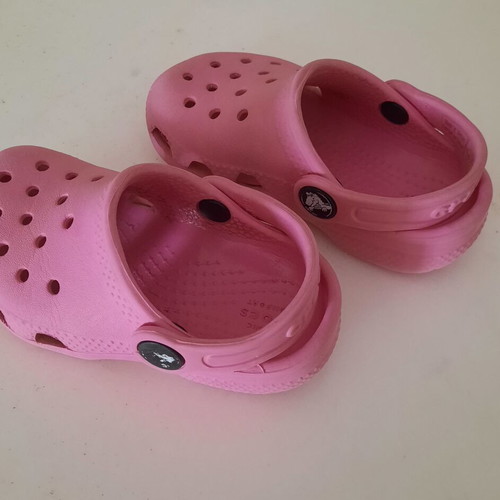 Crocs clogs pink for girls size 6 used