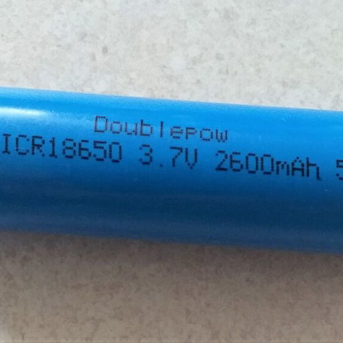 Σετ δύο μπαταρίες λιθίου 18650 2600mAh καινούργιες με θήκη αποθήκευσης