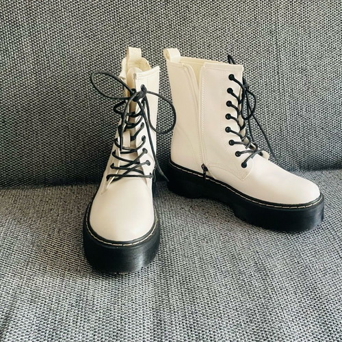 Women's boots size 39 used, white