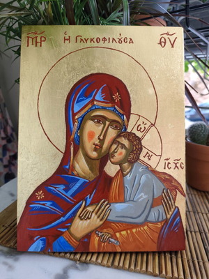 Byzantine icon Panagia Glykofilousa on wood panel