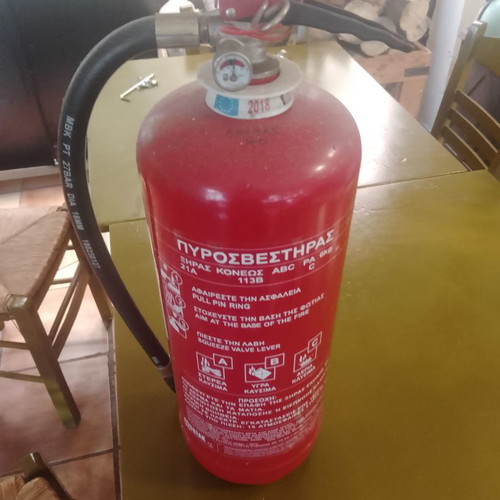 Fire extinguishers used 6 kg in good condition