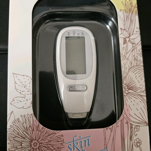 Skin analyzer new digital portable device measuring moisture and oil