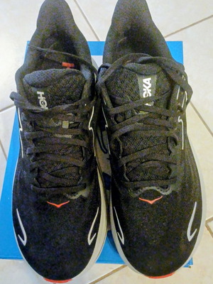 Hoka Clifton 10 running shoes size 43.5, black and grey