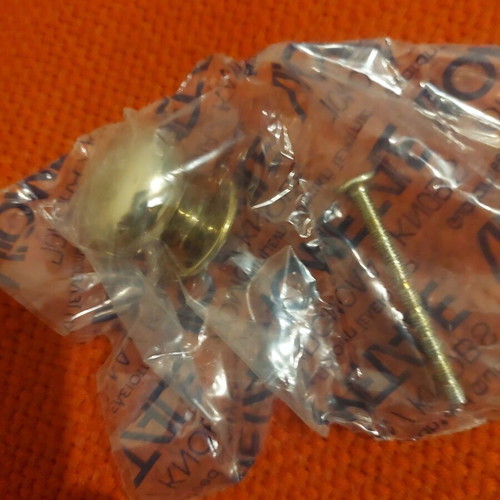 Viometale oro furniture knobs like new, 25mm diameter, set of 34