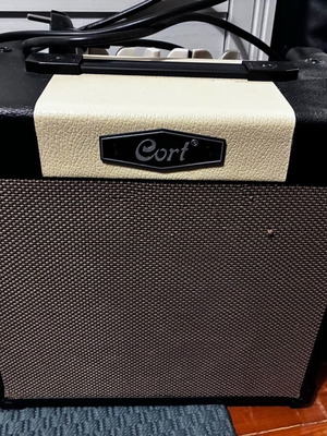 Cort electric guitar amplifier like new