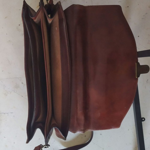 Guy Laroche brown leather briefcase with 4 compartments
