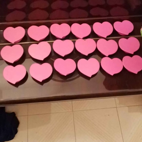 Wooden pink heart knobs like new, pack of 18