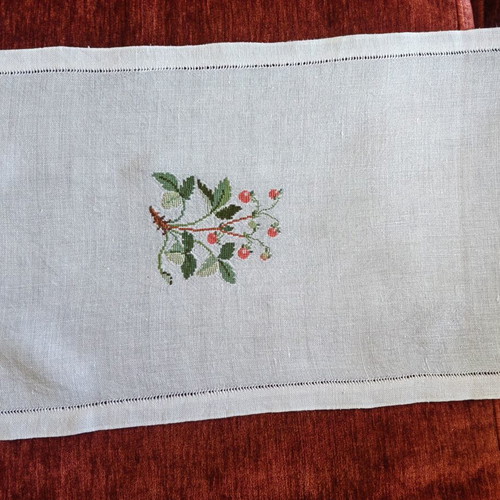 Handmade white table runner 33x91 cm