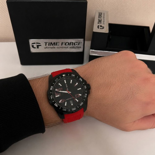 Time Force Cristiano Ronaldo CR7 wristwatch like new, black and red