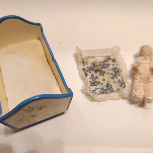 Small items and small dolls used from the Mediterranean house