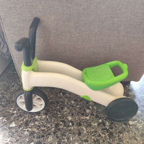 Chillafish balance bike used, green for toddlers