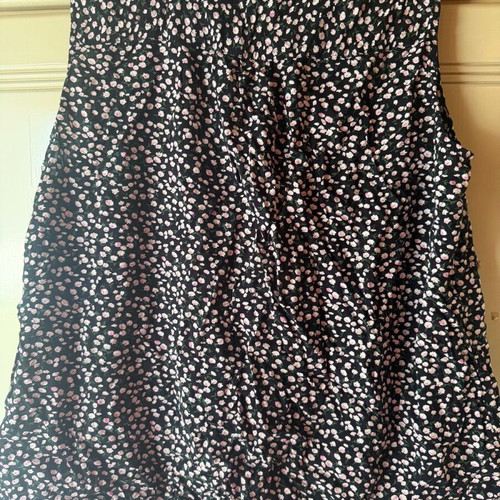 Floral sleeveless blouse like new, size 4XL