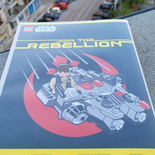 Lego Star Wars card album like new with posters and card template
