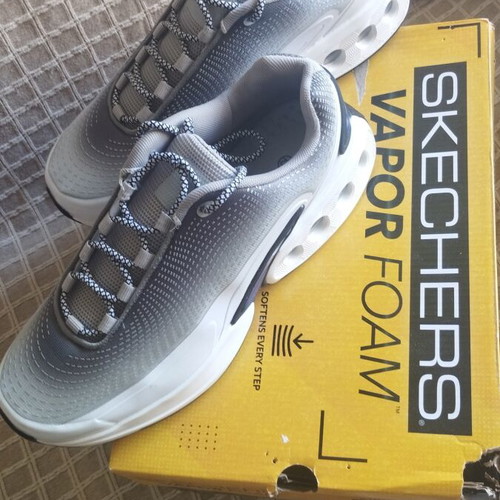 Atlanta footwear athletic shoes with vapor memory foam, sizes 42 & 43