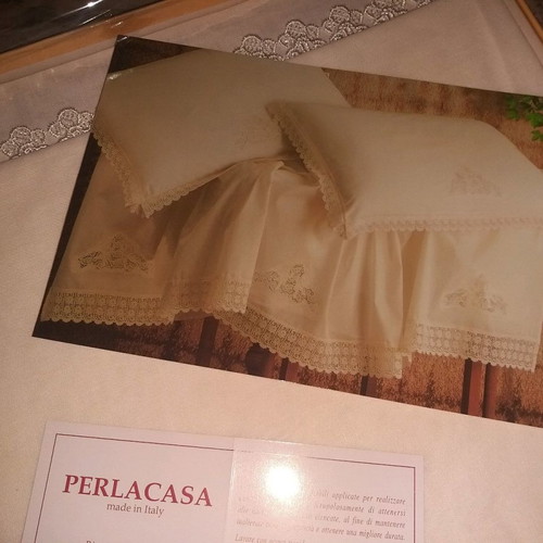 Double sheet with lace and two pillowcases new for double bed