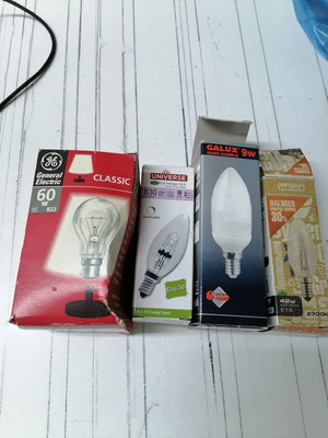 Light bulbs new, pack of 9