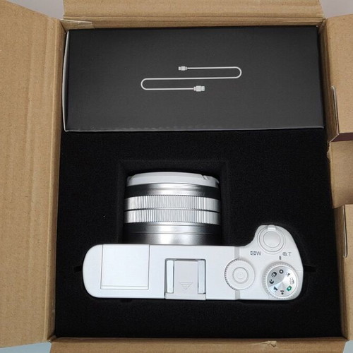 DC 218 4K Digital Camera with 32GB SD Card new