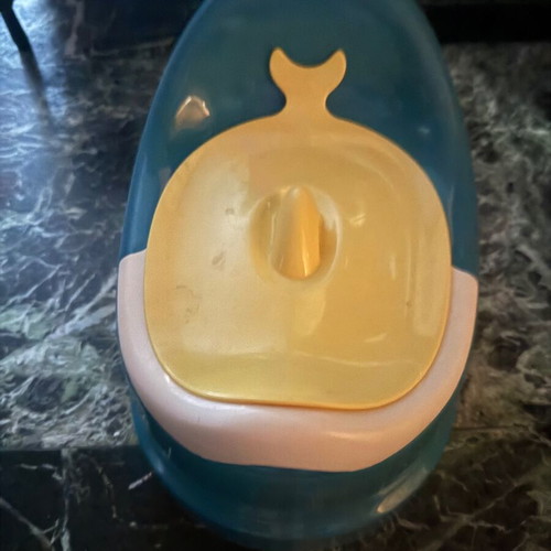 Yo-Yo potty with shark lid, new