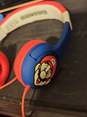 Super Mario headphones like new, genuine