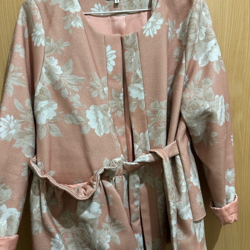 Milkwhite coat like new, size small, beige pink