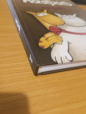 Kastrato hardcover large edition comic book