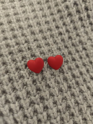 Red heart earrings new