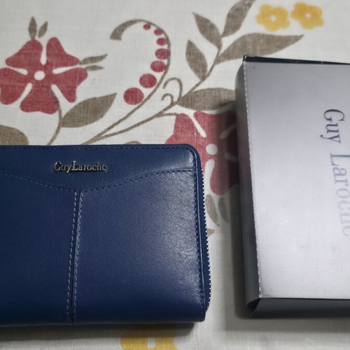 Guy Laroche women's leather wallet new, blue