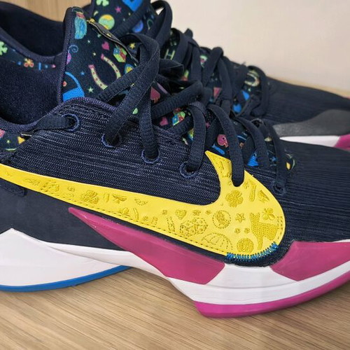 Nike Zoom Freak 2 Antetocounmpo athletic shoes like new, multicolor