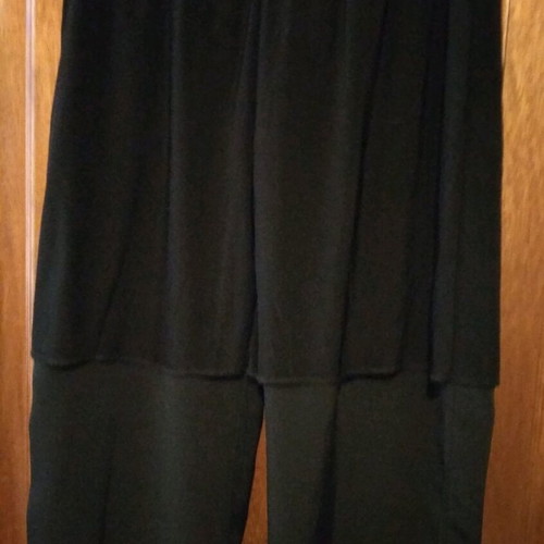 Women's black palazzo pants like new, thin crepe fabric with elastic waist