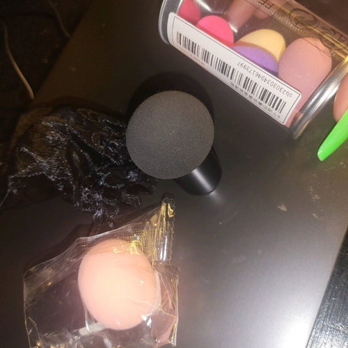Makeup sponges new, 2 large and 5 small