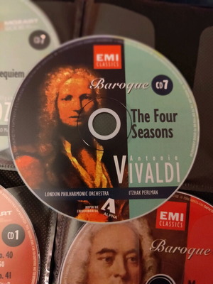 Vivaldi The Four Seasons CD like new, classical music