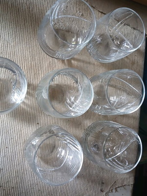 Wine or small water glasses set of 7 like new