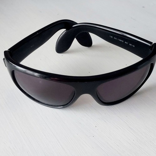 Gucci sunglasses unisex like new, black