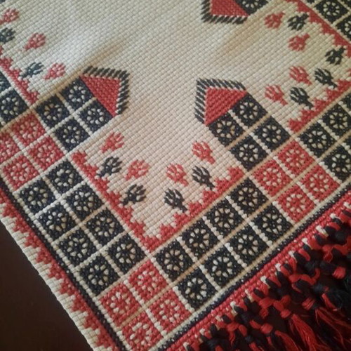 Embroidered table runner like new